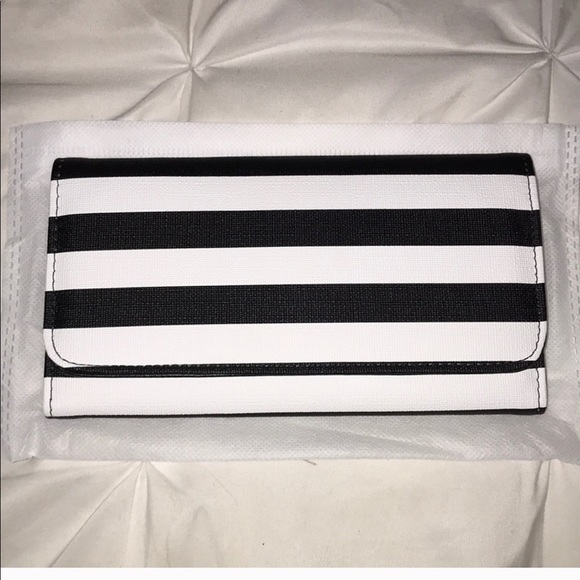 Kut From the Kloth wallet - Picture 4 of 4